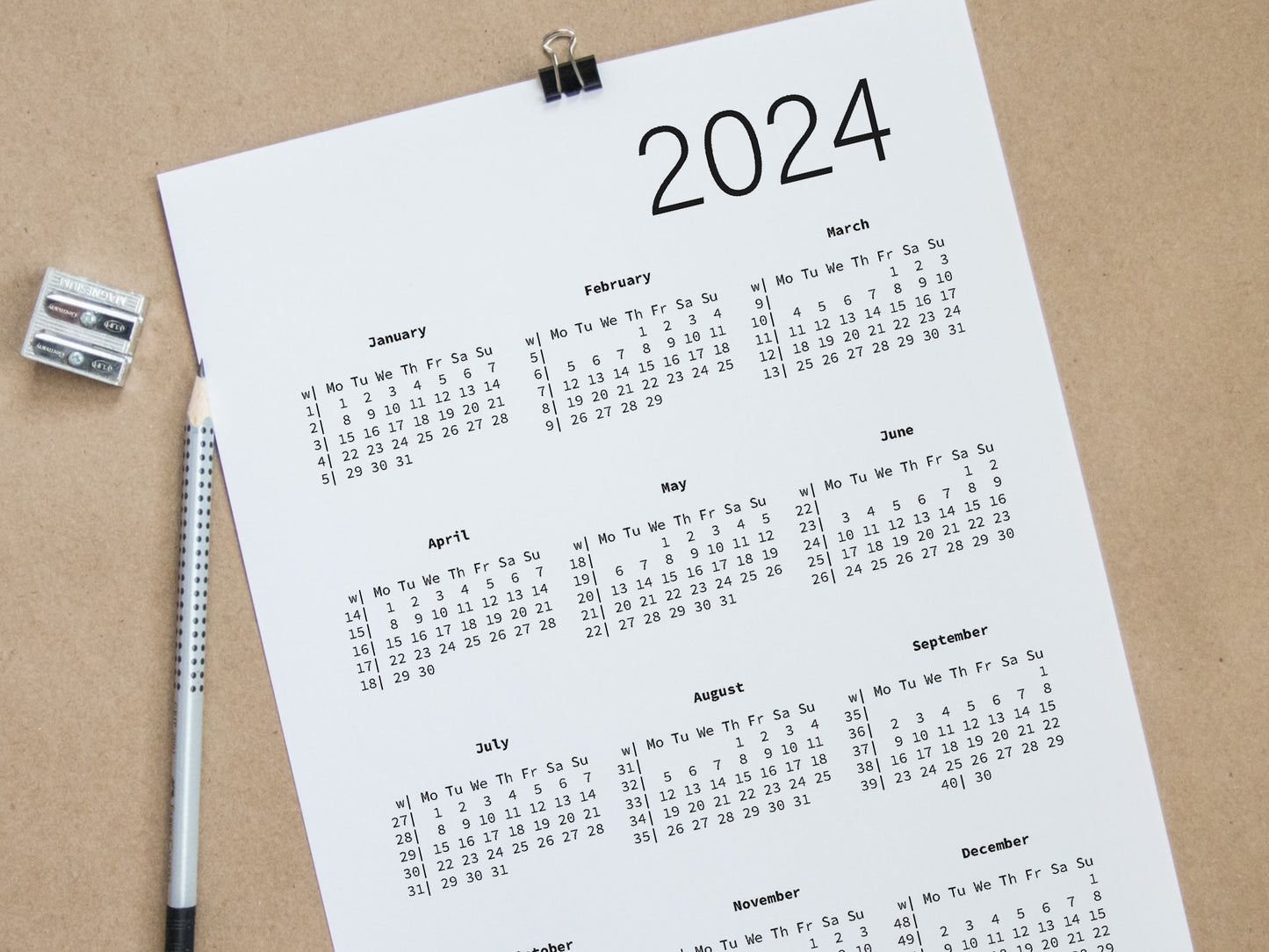 Yearly calendar with week numbers